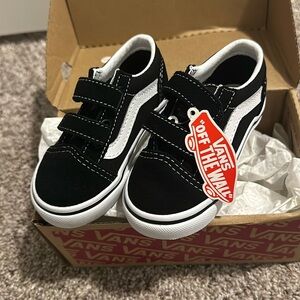 Black classic vans